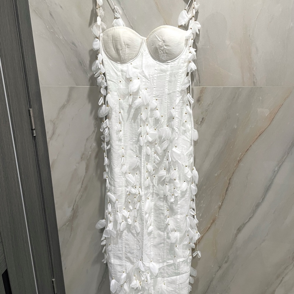 Elegant White Dress with Leaf Accents